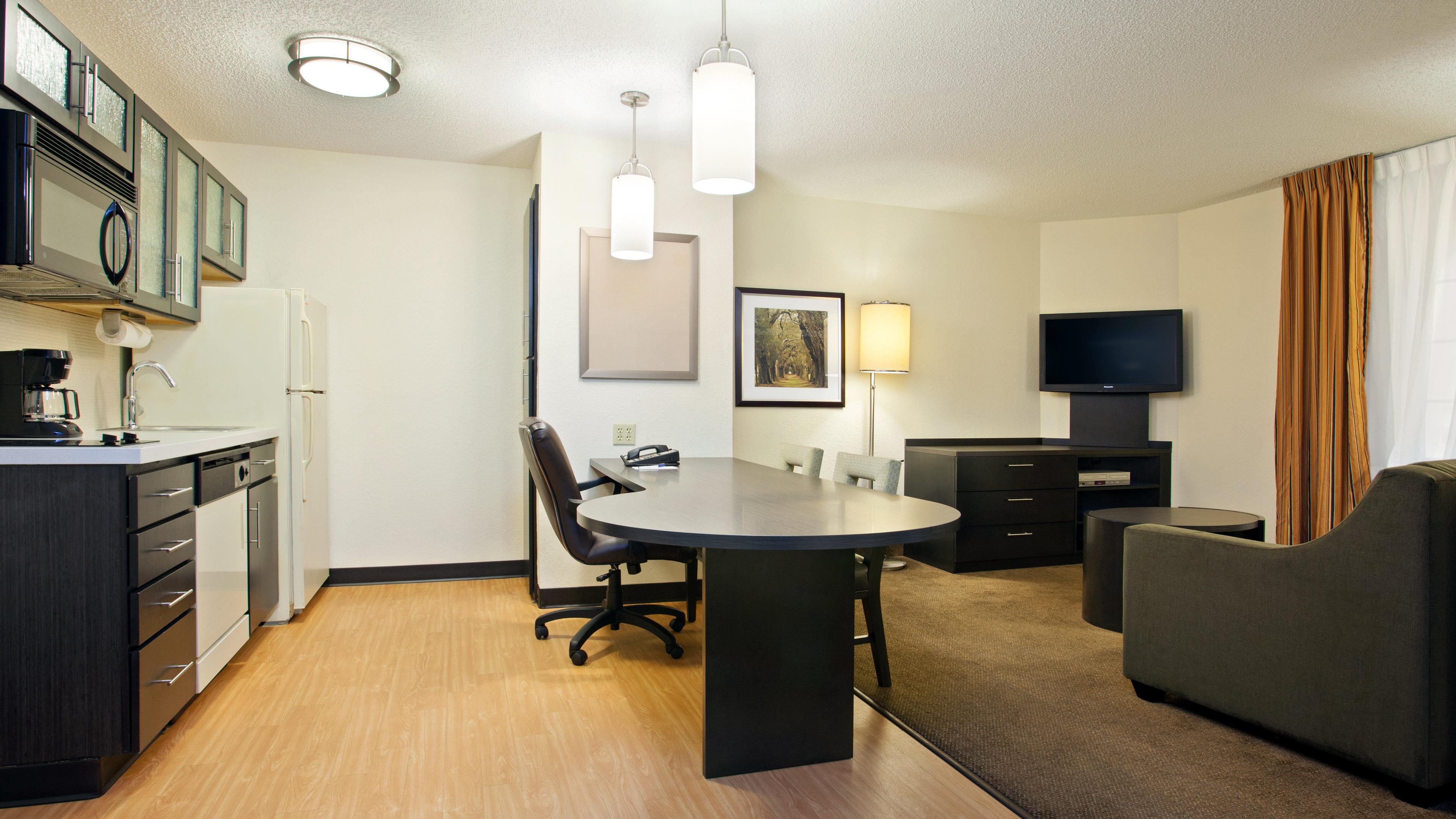 Sonesta Simply Suites Charlotte University Exterior photo