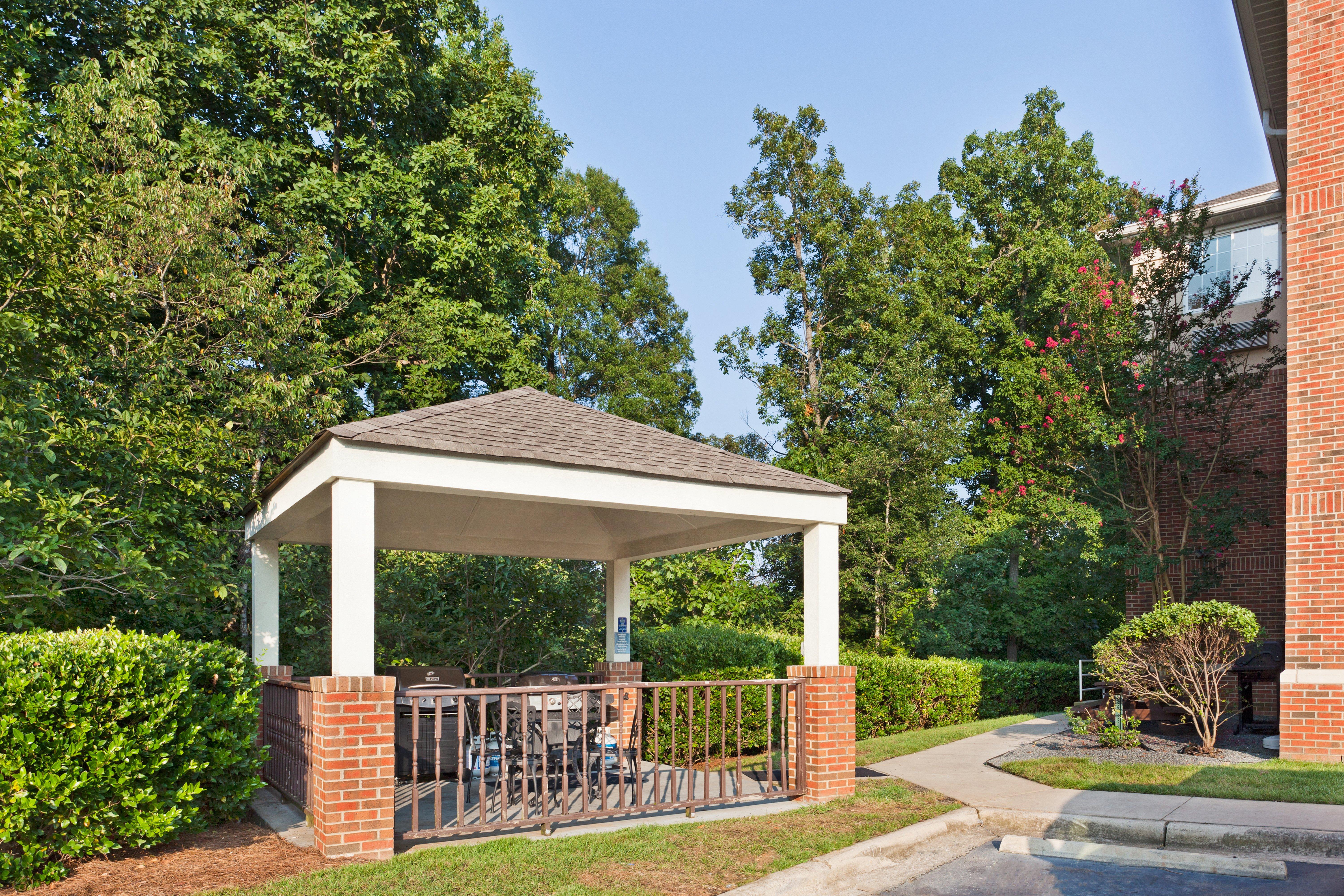 Sonesta Simply Suites Charlotte University Exterior photo