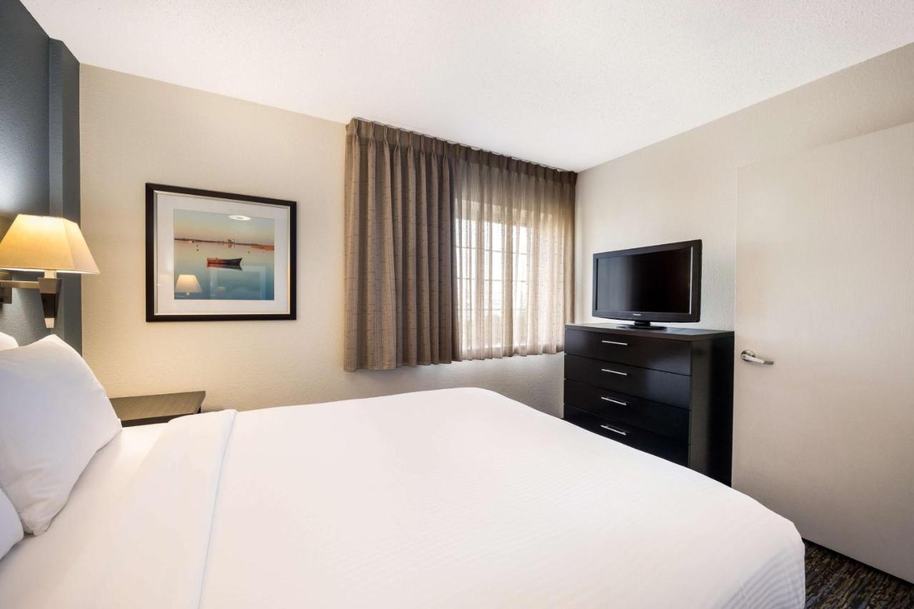 Sonesta Simply Suites Charlotte University Exterior photo