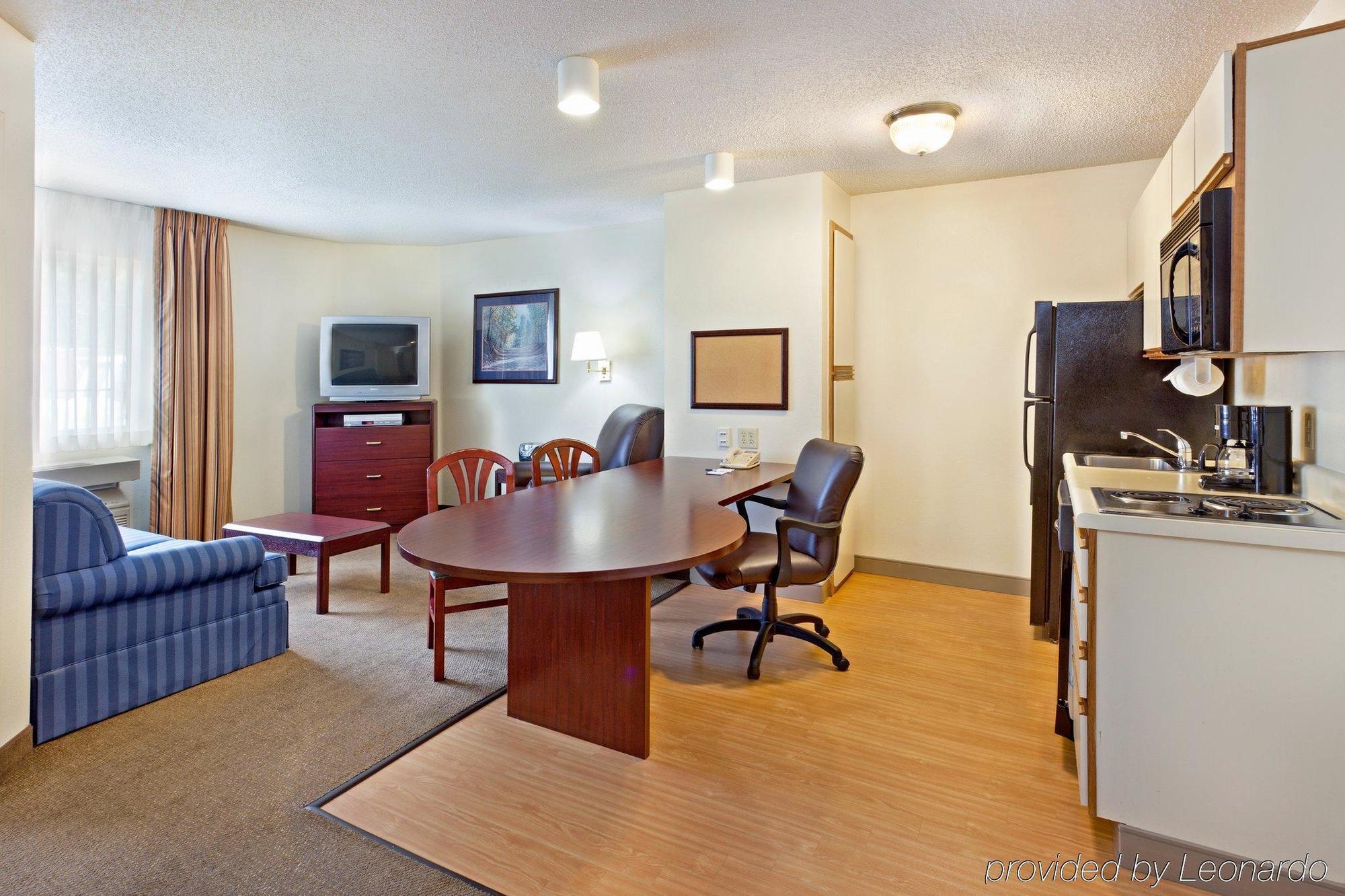 Sonesta Simply Suites Charlotte University Exterior photo