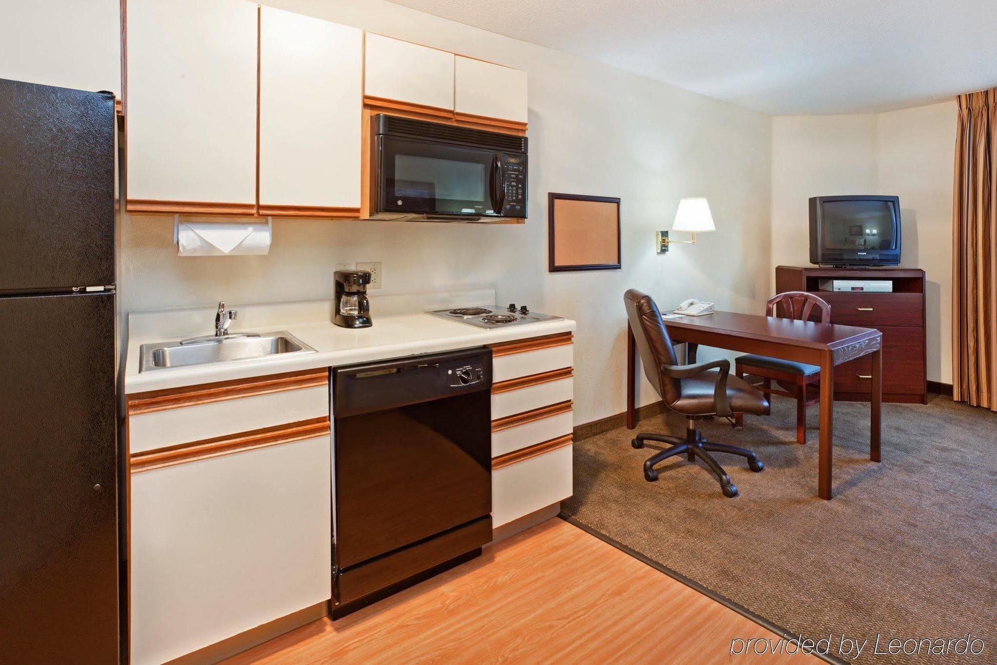 Sonesta Simply Suites Charlotte University Exterior photo