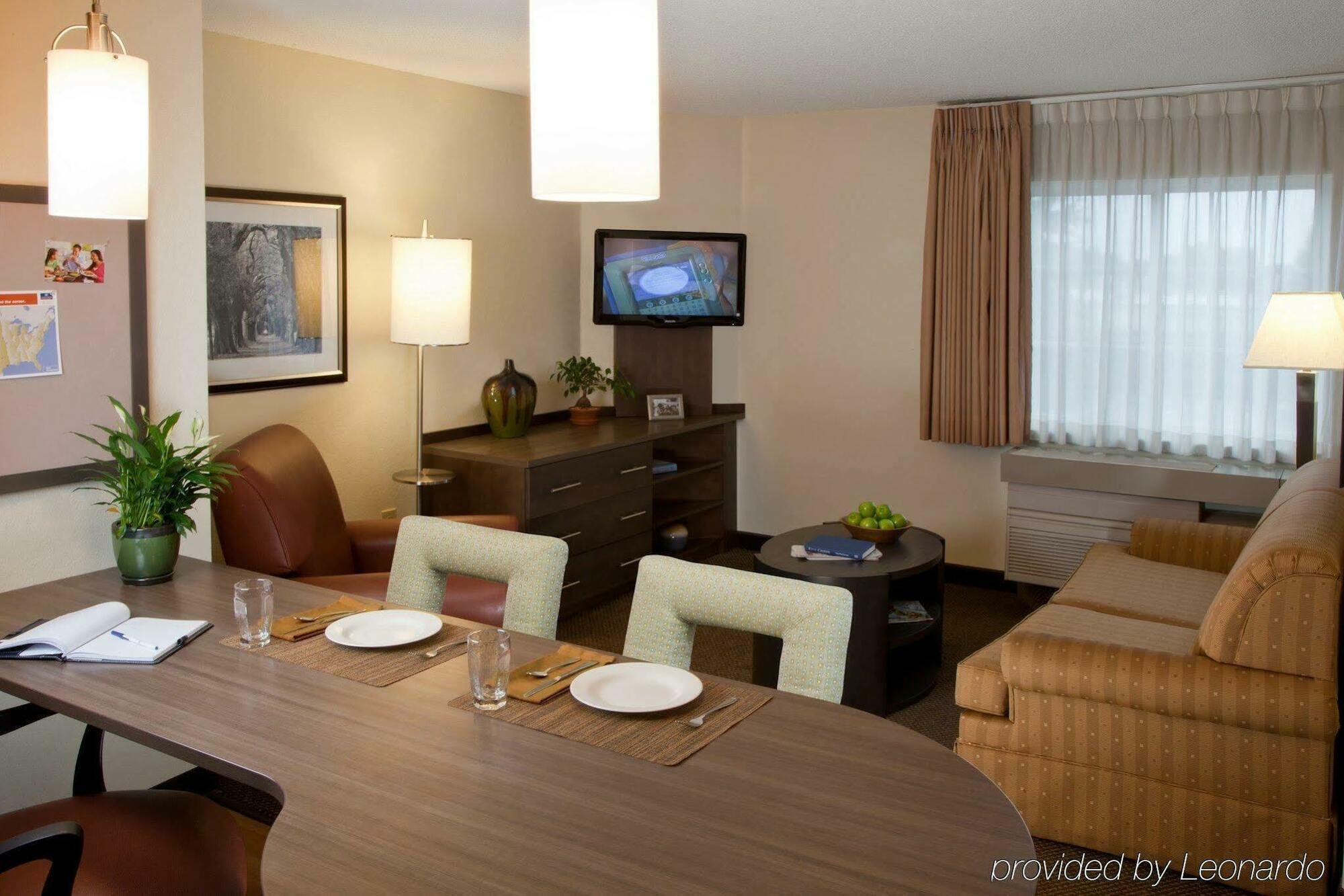 Sonesta Simply Suites Charlotte University Exterior photo
