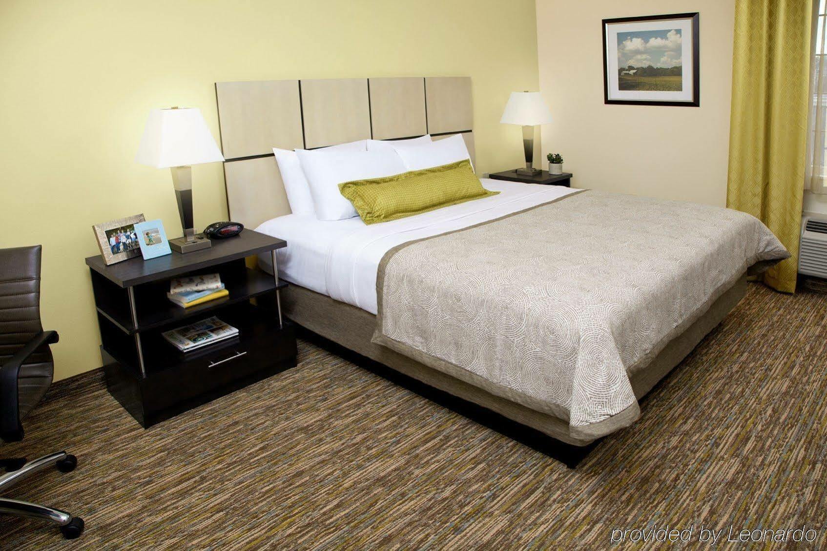 Sonesta Simply Suites Charlotte University Exterior photo
